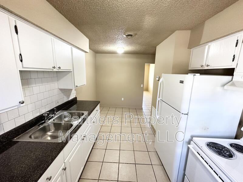 95 Pine Ave - Photo 2 of 14