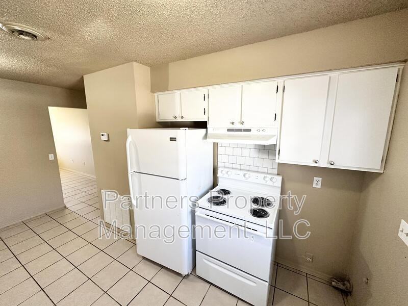 95 Pine Ave - Photo 5 of 14
