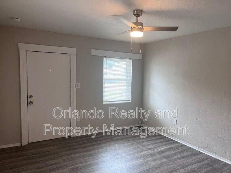 1040 Avondale Ave - Photo 2 of 10