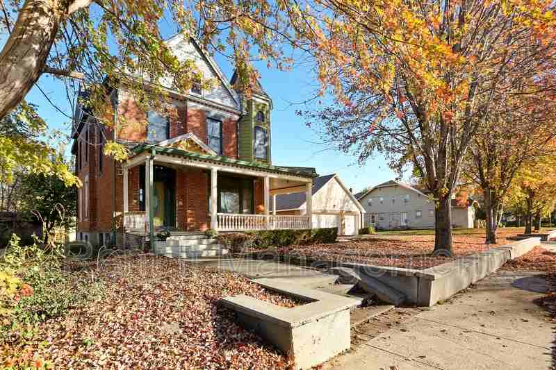 2210 Wirt St - Photo 2 of 41