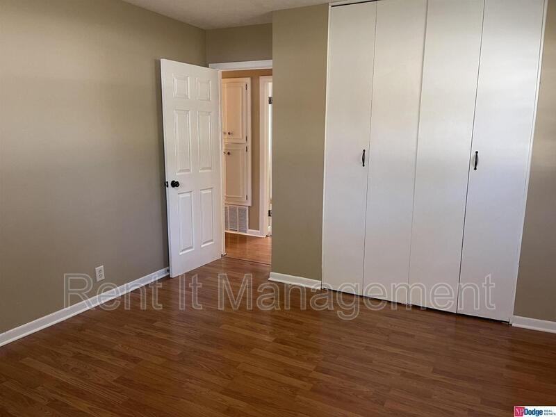 9123 Meredith Ave - Photo 3 of 25