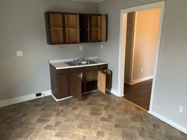 487 Lyell Avenue - Photo 3 of 3