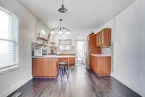 105 Massey Street - Photo 3 of 27