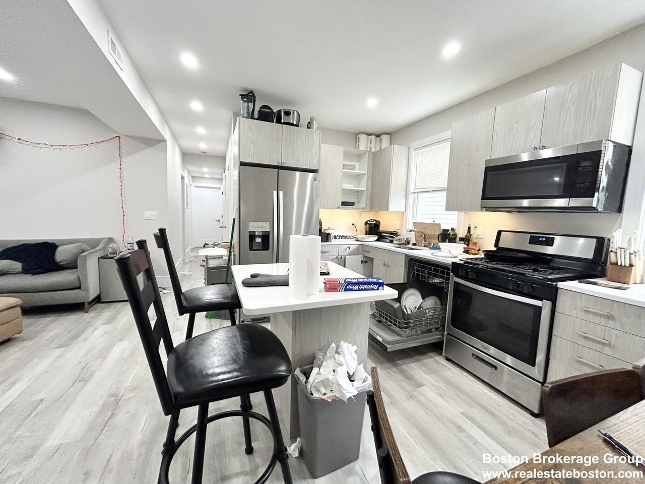 23 Mount Vernon St #3 - Photo 2 of 9