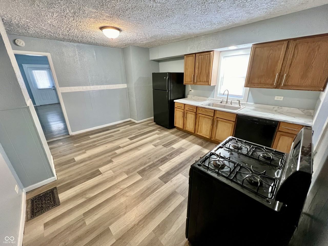 953 N Oakland Ave #A - Photo 2 of 9