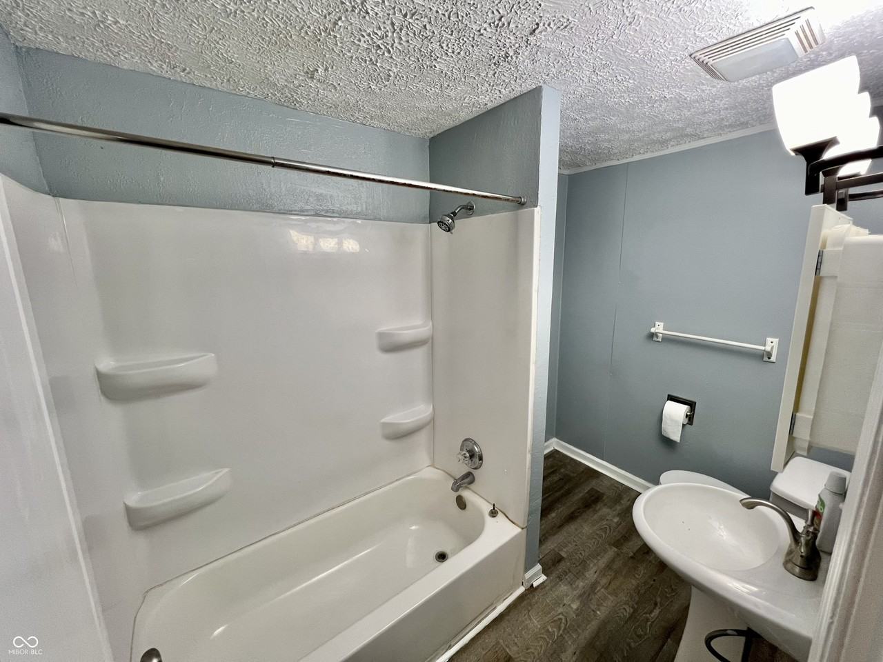 953 N Oakland Ave #A - Photo 3 of 9