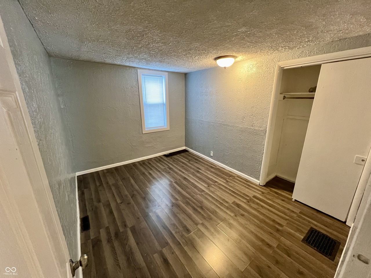 953 N Oakland Ave #A - Photo 6 of 9