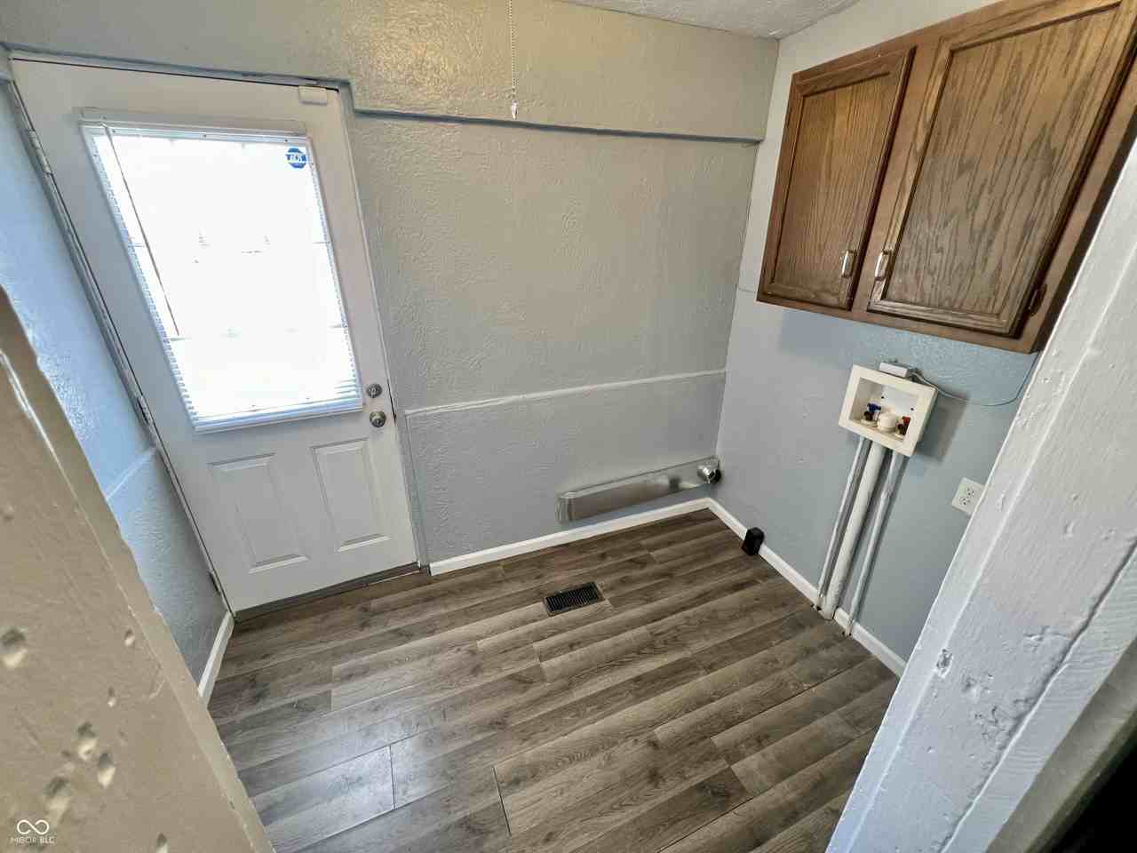 953 N Oakland Ave #A - Photo 7 of 9