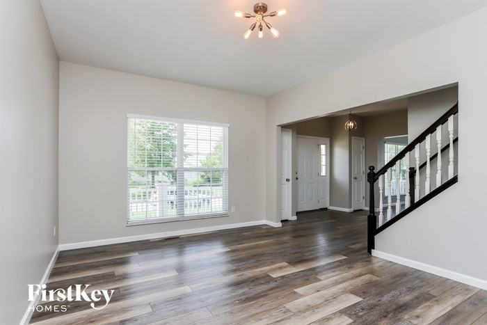 145 Sanctuary Dr - Photo 3 of 15