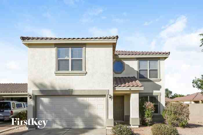 2767 E Cherry Hills Dr - Photo 2 of 15