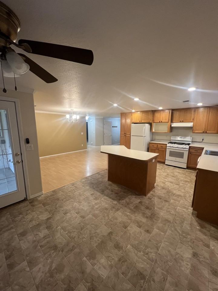 1740 Louise Ave #01 - Photo 2 of 10