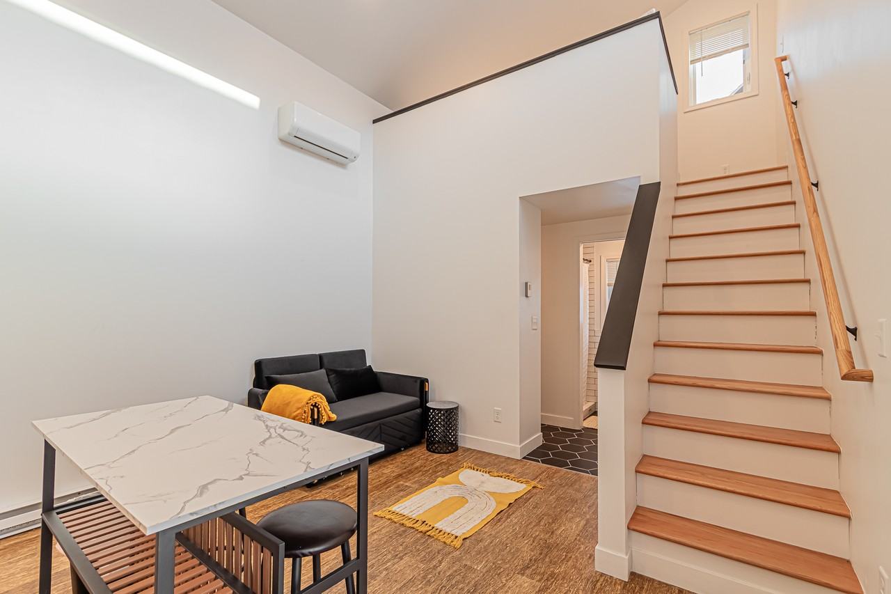 308 10th St N #B - Photo 4 of 17