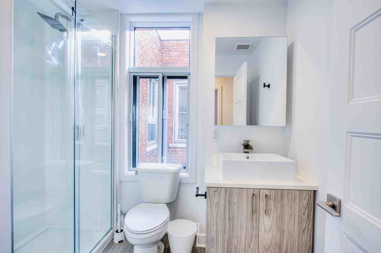 436 Rue Willibrord #436 - Photo 3 of 12