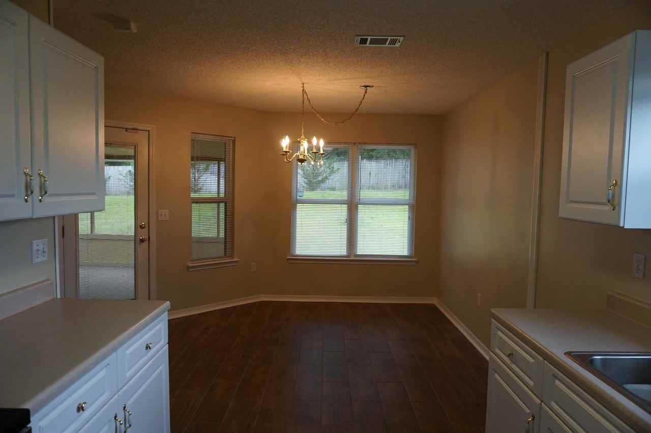 527 Tikell Dr - Photo 2 of 20