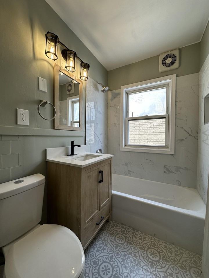 206 Carlton Terrace - Photo 3 of 5