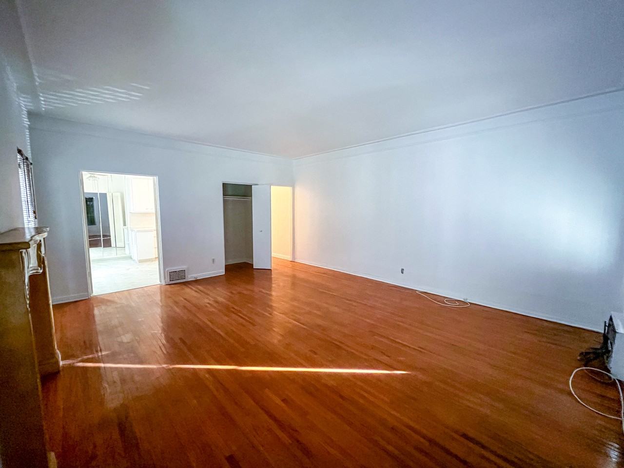 140 S Elm Dr - Photo 3 of 31