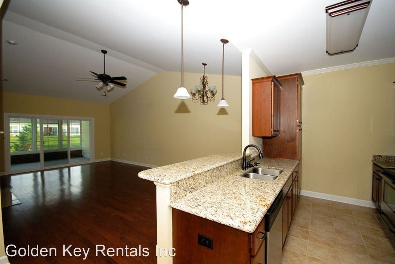 145 Oxford Dr - Photo 3 of 15