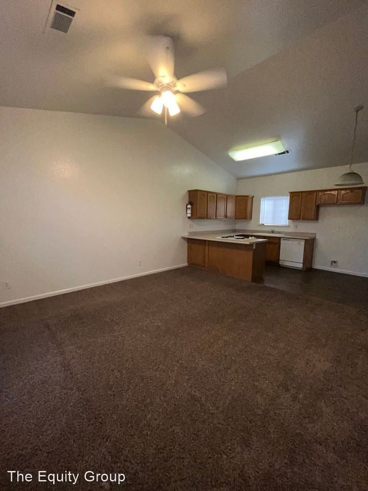 2327-2333 West Sunnyside Avenue - Photo 3 of 12