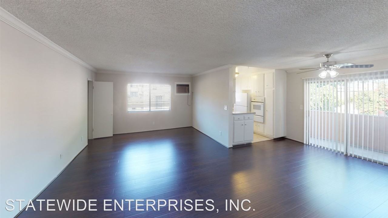 924, 930, 940, 944 N. Hayworth Ave. - Photo 2 of 11