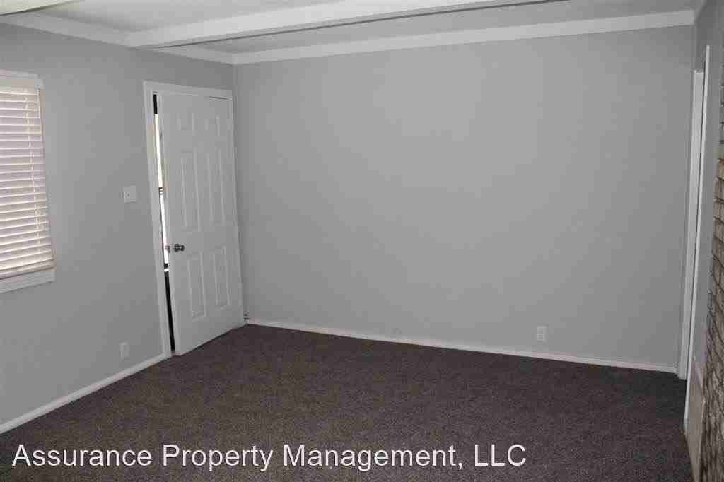 910 Rose St - Photo 3 of 11