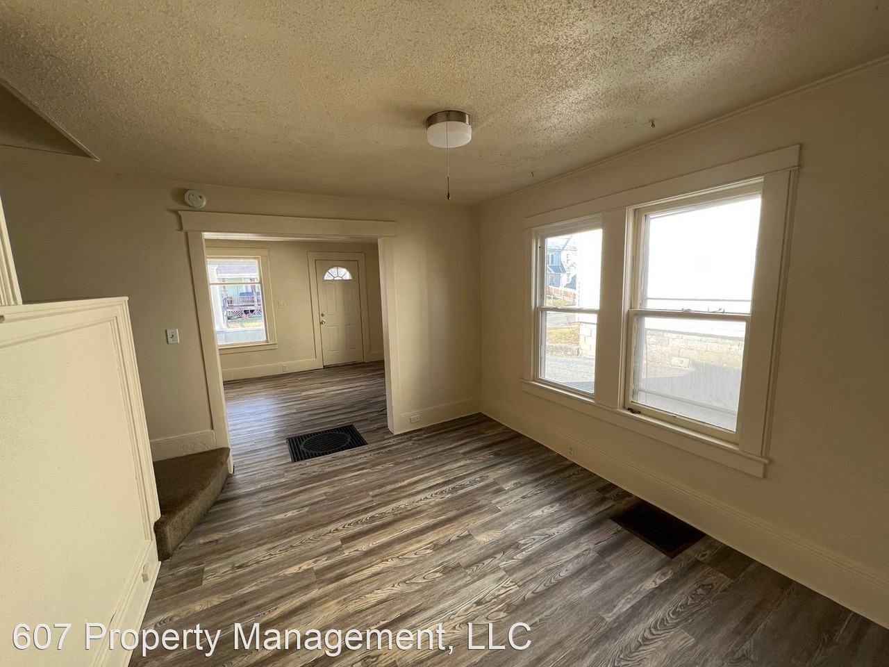 71 Crocker Ave. 71 Crocker Ave. - Photo 3 of 5