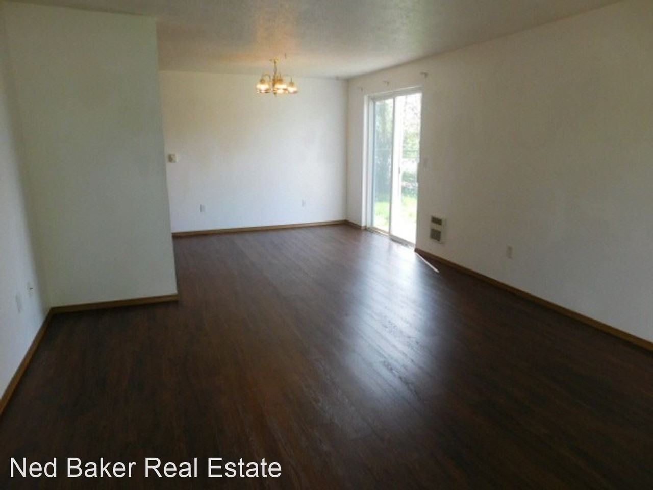 378 & 380 Shamrock St. - Photo 3 of 17