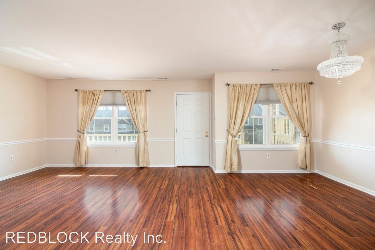 43 Mulberry Dr - Photo 2 of 23