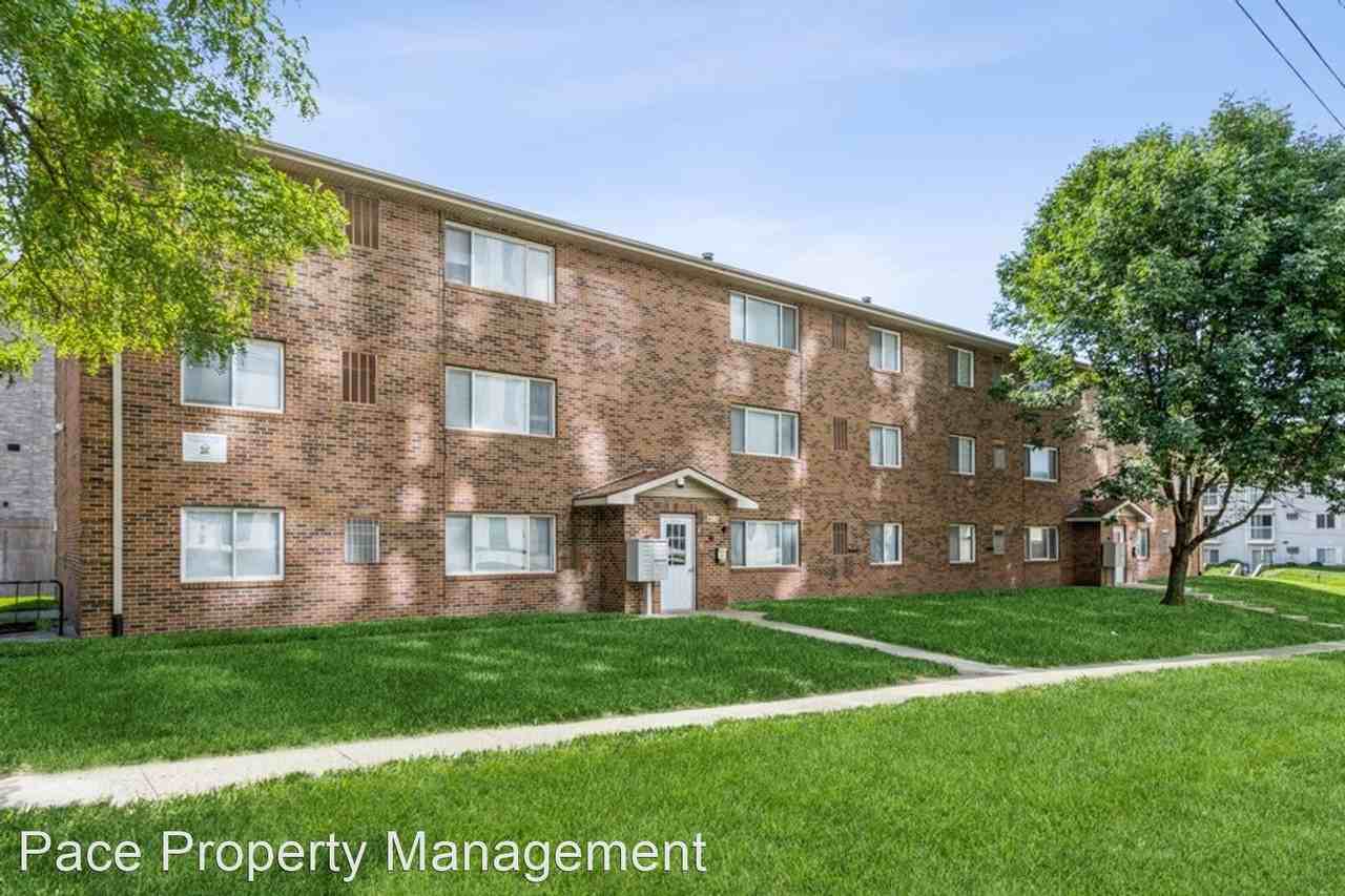 412 416 S Linn St - Photo 2 of 2