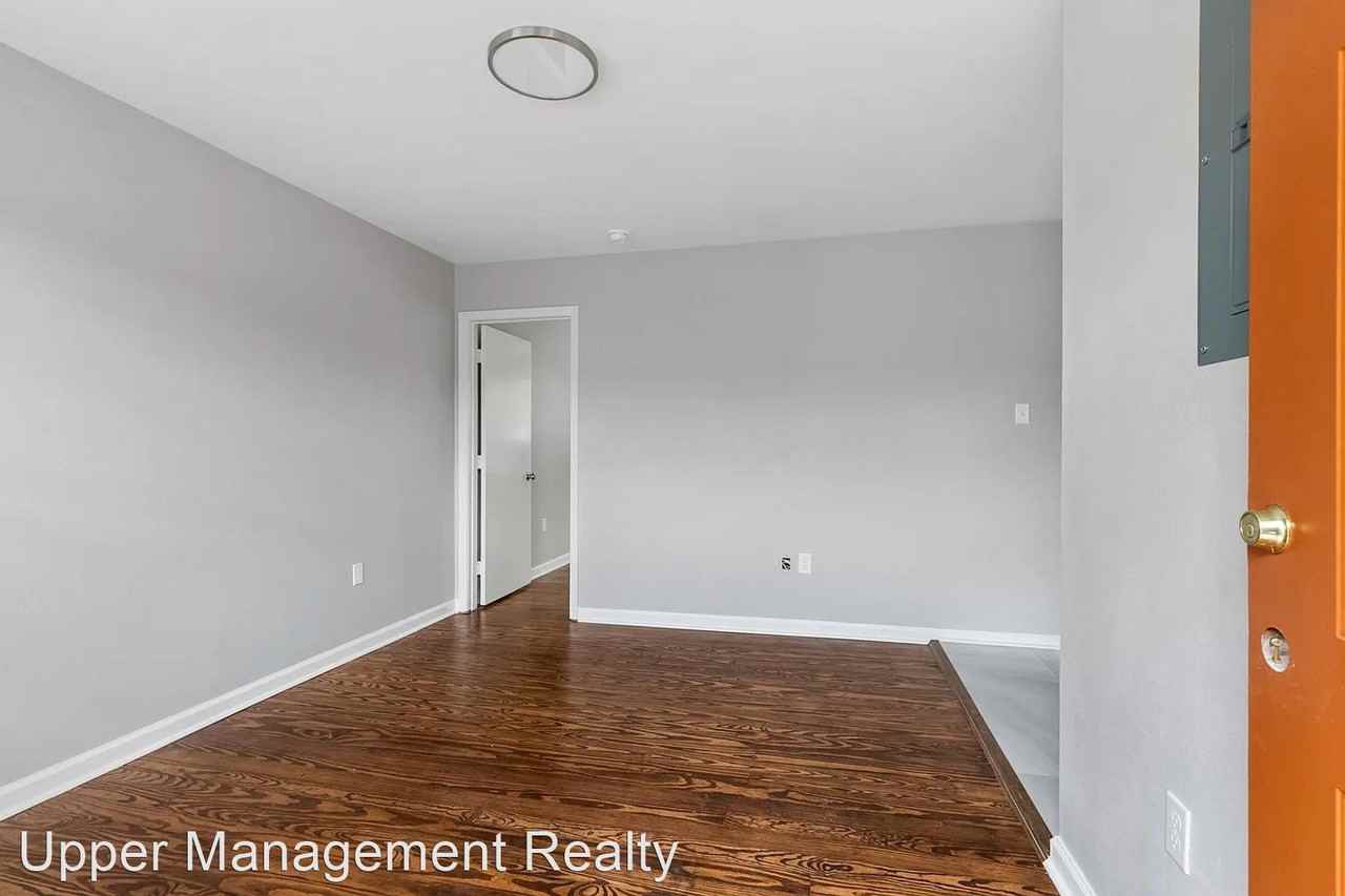 1709 - 1711 St. Andrew Street - Photo 2 of 10