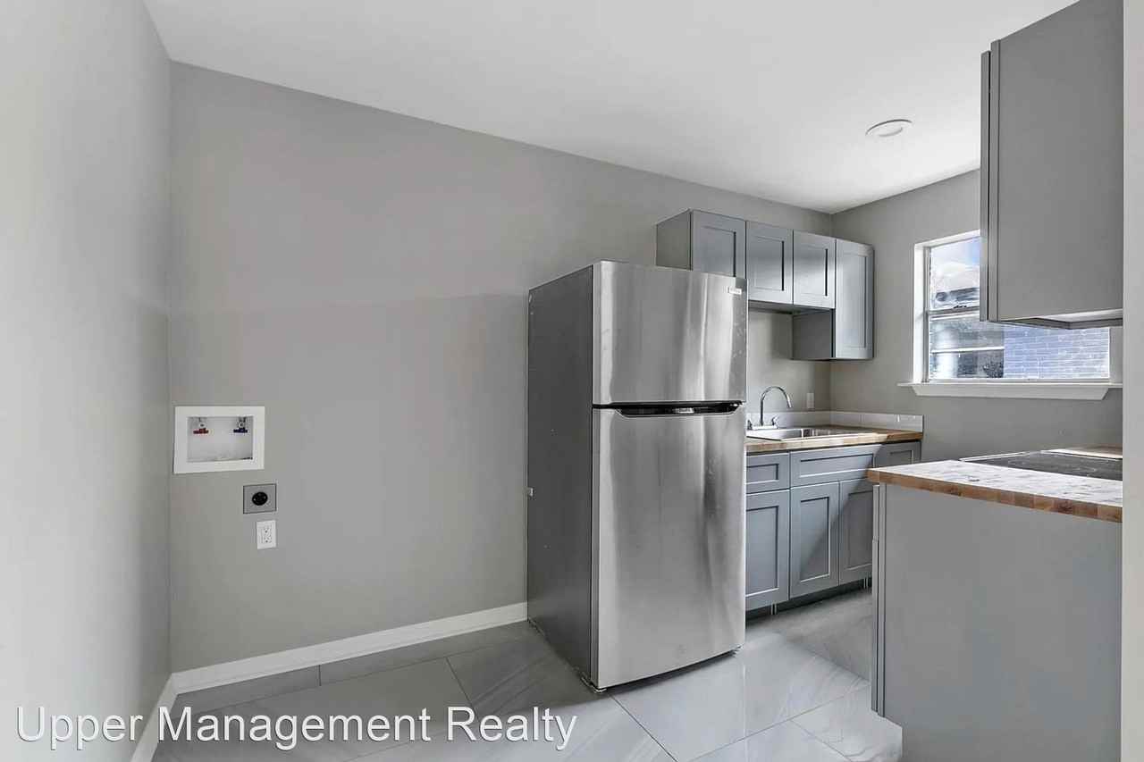 1709 - 1711 St. Andrew Street - Photo 3 of 10
