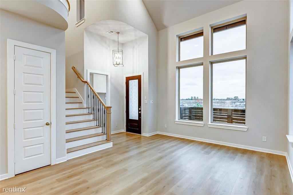 19919 Pennybacker Bridge Dr - Photo 3 of 6