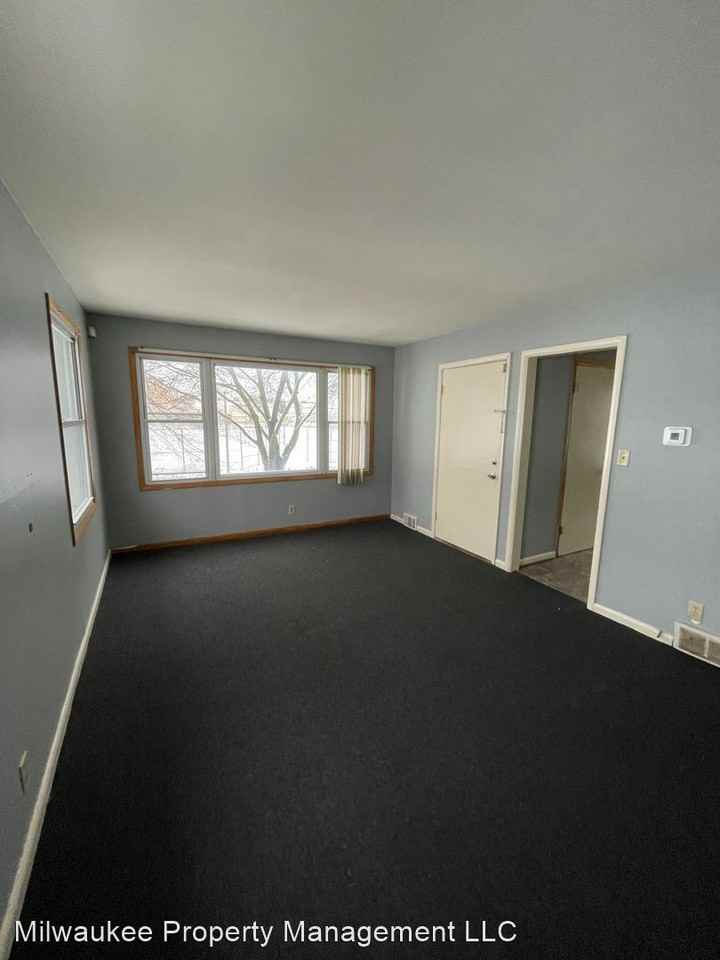 5105 North 46th Street - Photo 3 of 14