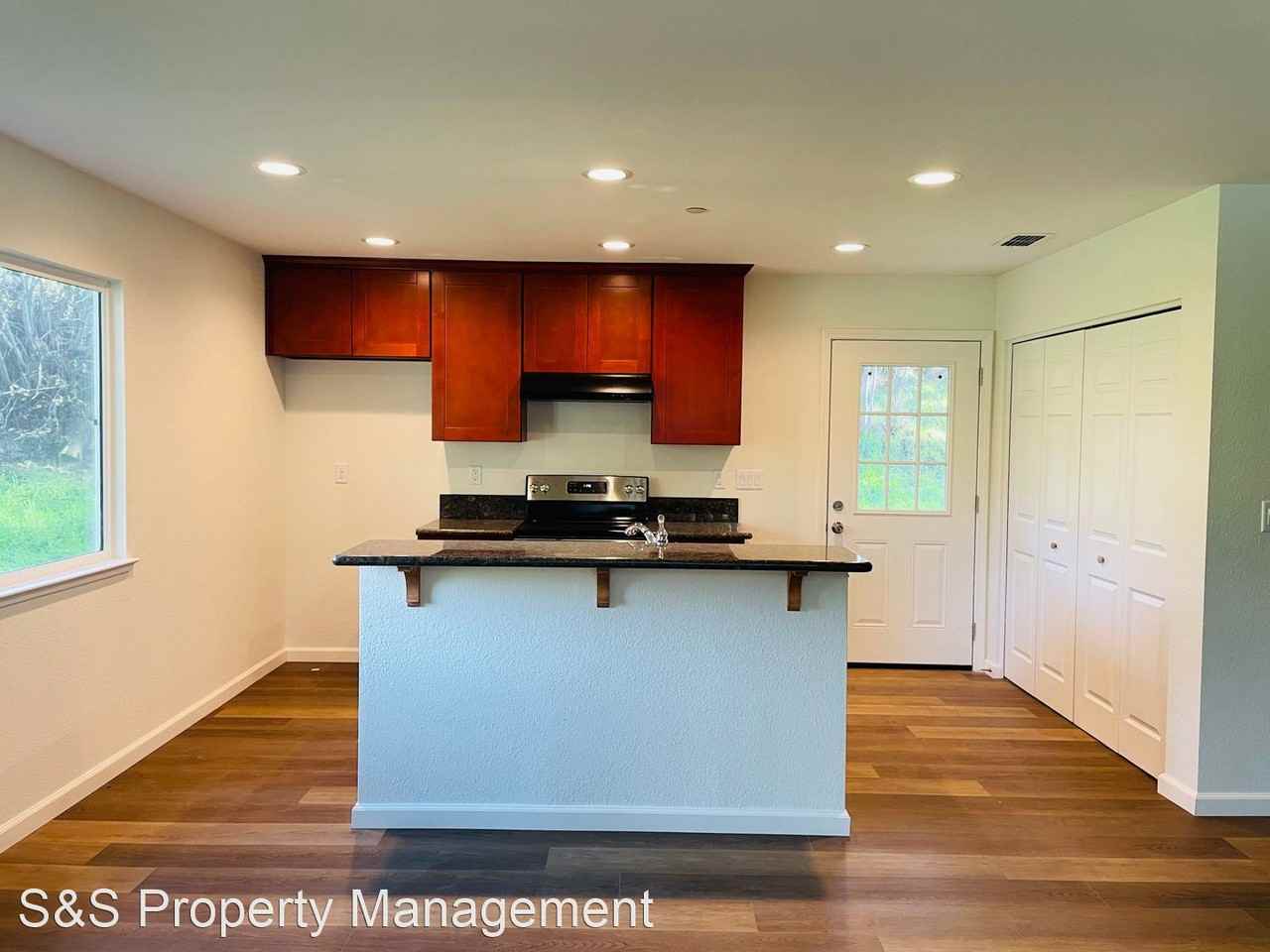 401 A St - Photo 3 of 9