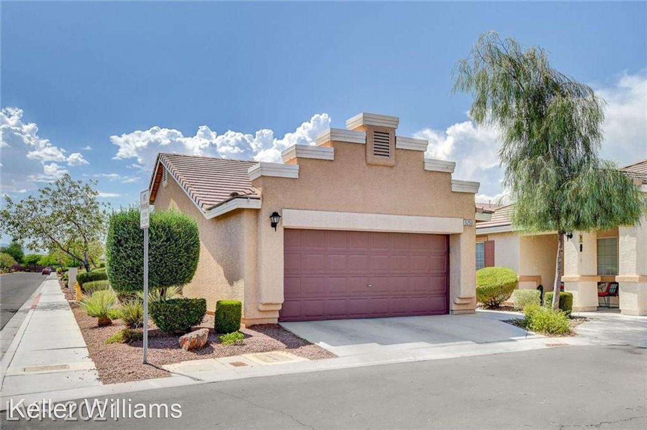 5250 Sand Dollar Ave - Photo 3 of 32