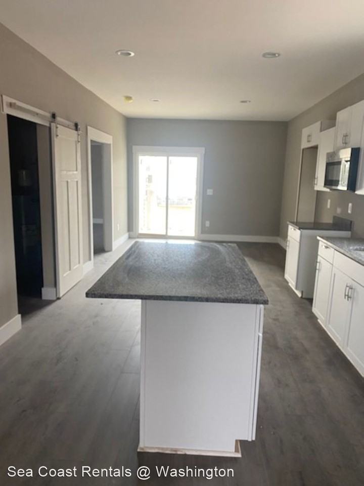 207 Mill Rd - Photo 3 of 5