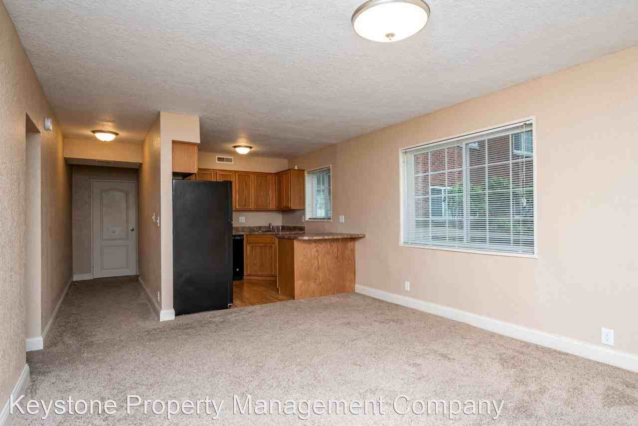 401 Grandview Ct - Photo 3 of 14