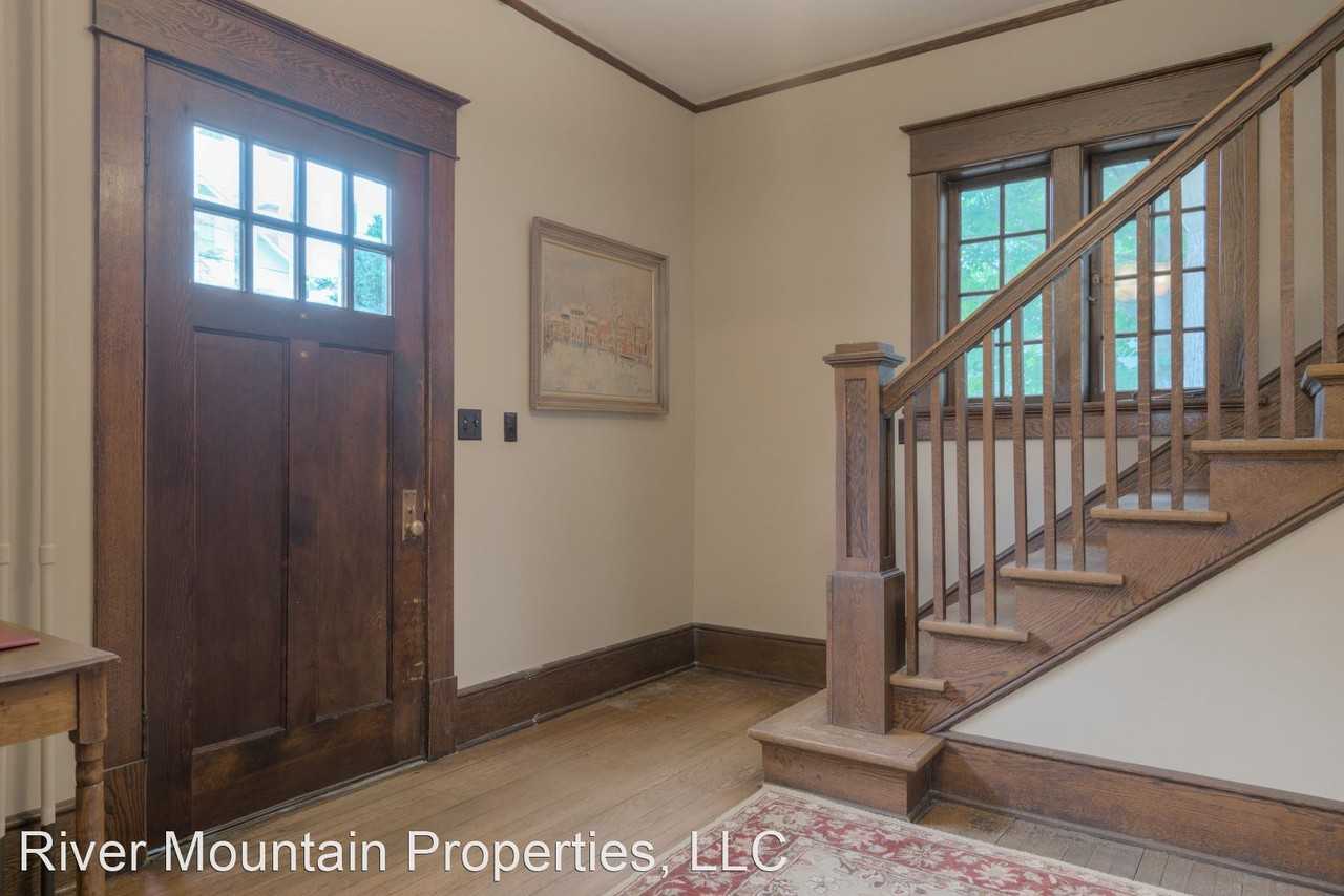 207 Otey St - Photo 2 of 23