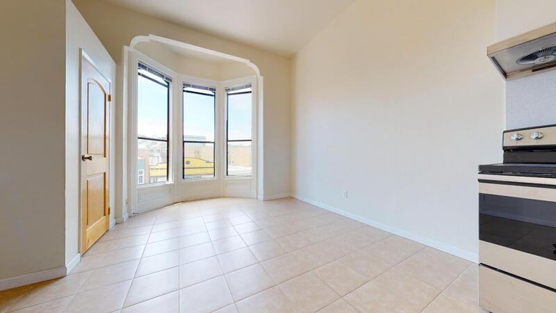 2315 Mission St - Photo 2 of 12