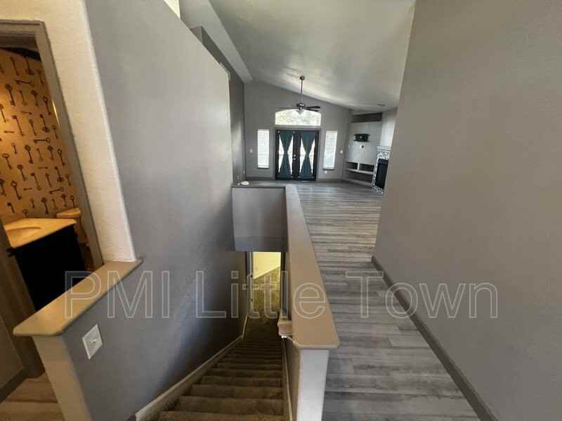 10647 W Bellwood Pl - Photo 3 of 23