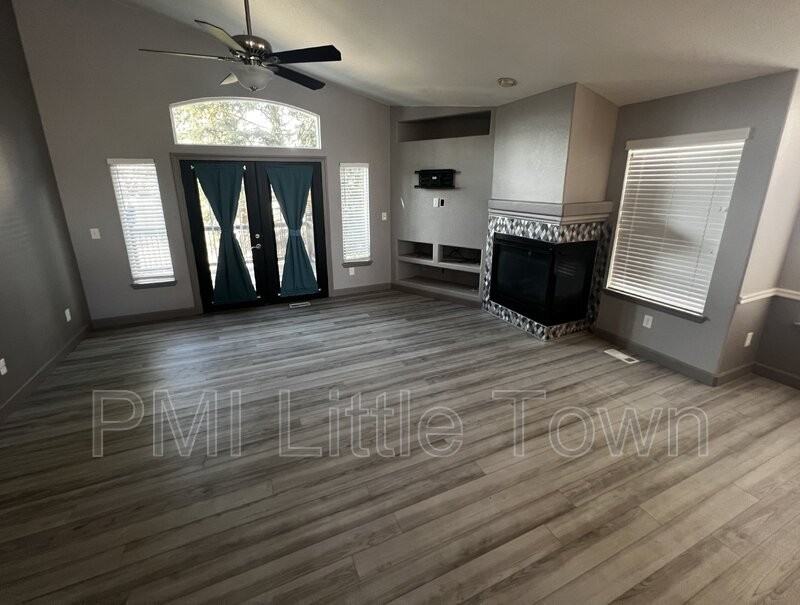 10647 W Bellwood Pl - Photo 5 of 23