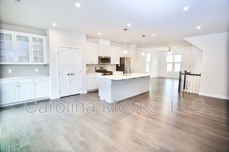 24 Itasca Dr - Photo 2 of 17