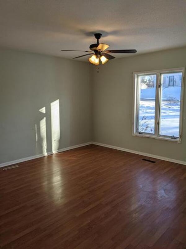 217 E Vasa Ave - Photo 3 of 6