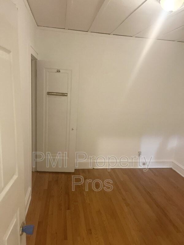 4635 W Fond Du Lac Ave - Photo 3 of 5