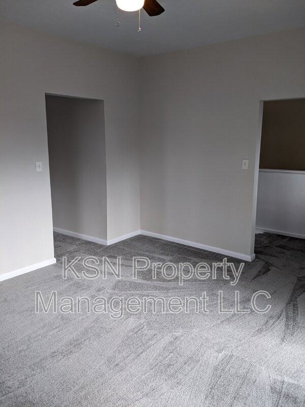 1124 Collins St - Photo 3 of 13