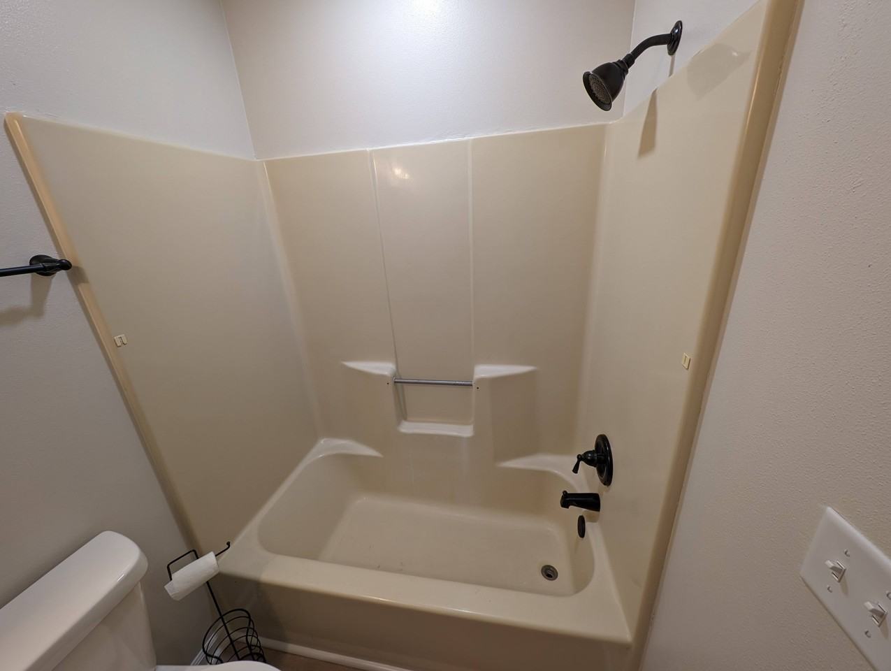 520 Luther Dr #4 - Photo 2 of 8