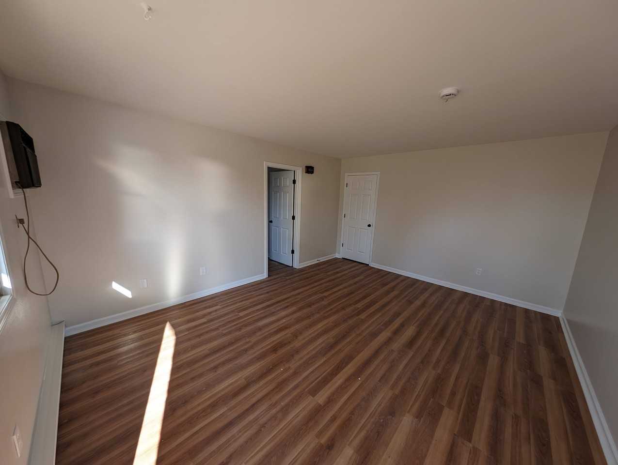 520 Luther Dr #4 - Photo 3 of 8