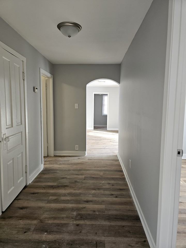 255 S State St - Photo 2 of 3