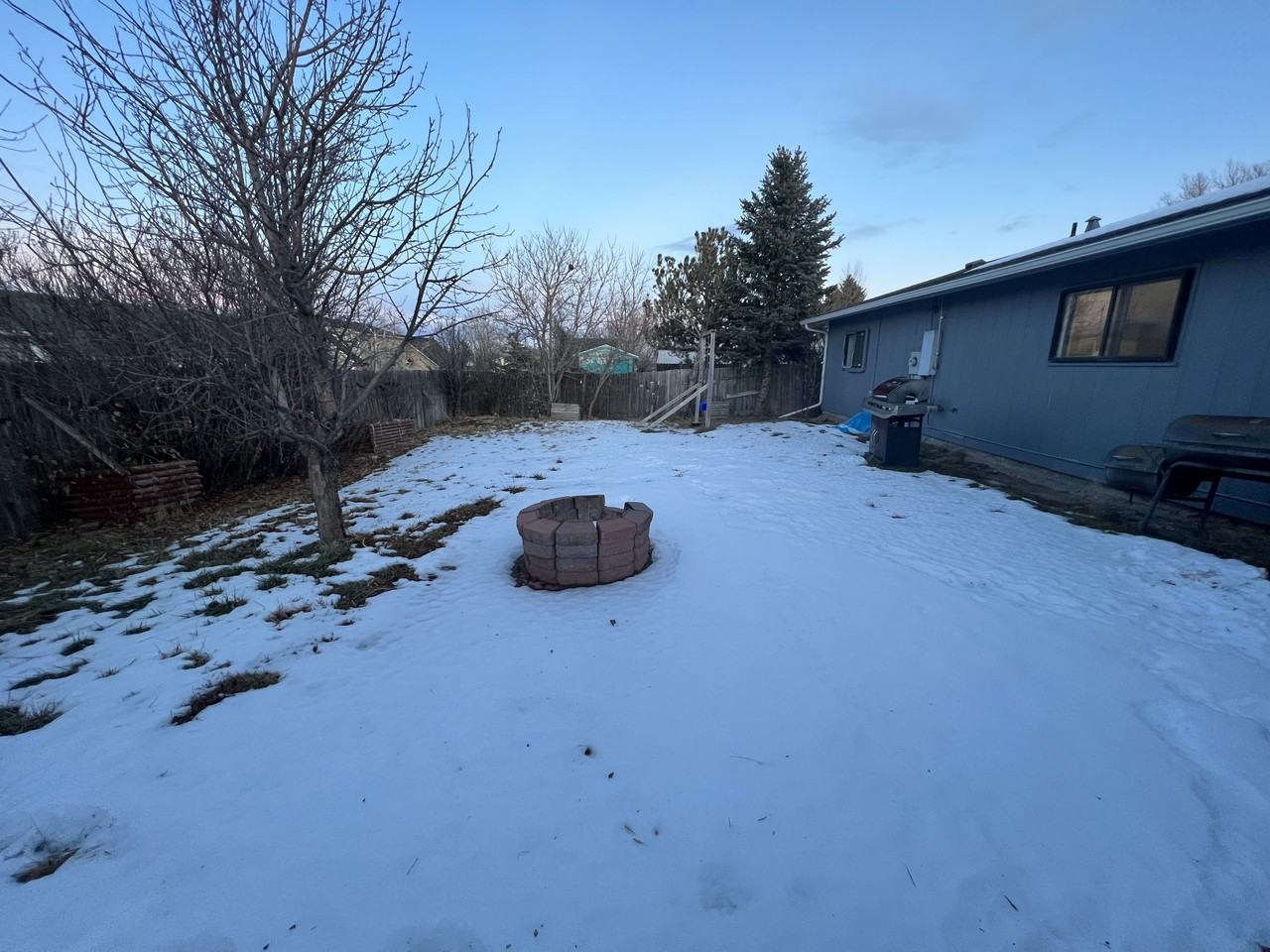 1114 Ashford Dr - Photo 3 of 12