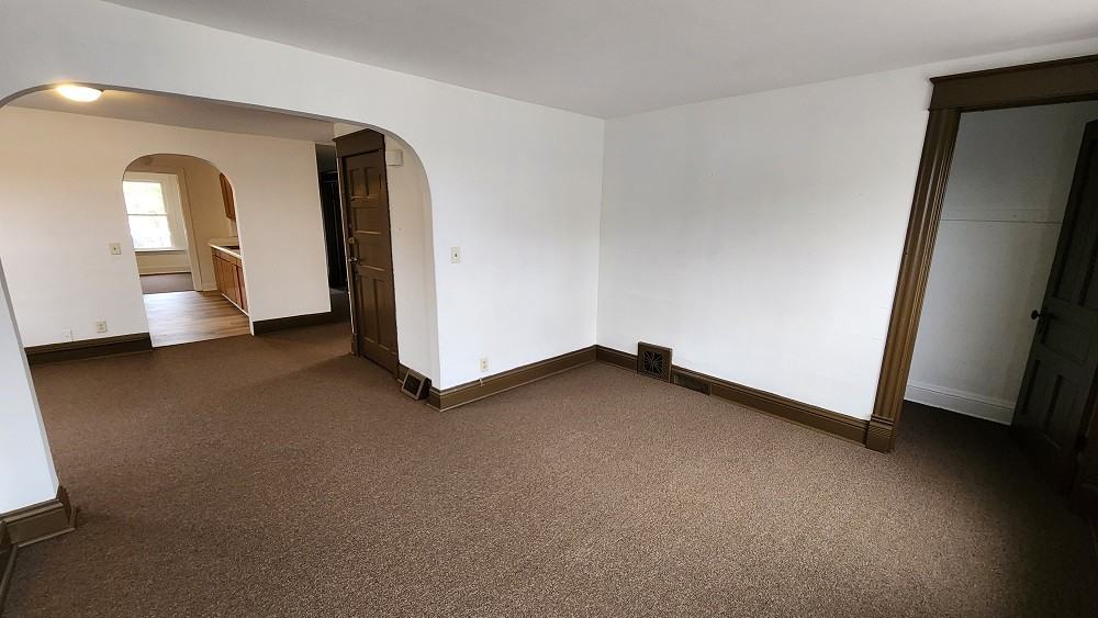 208 W Milwaukee St - Photo 7 of 10