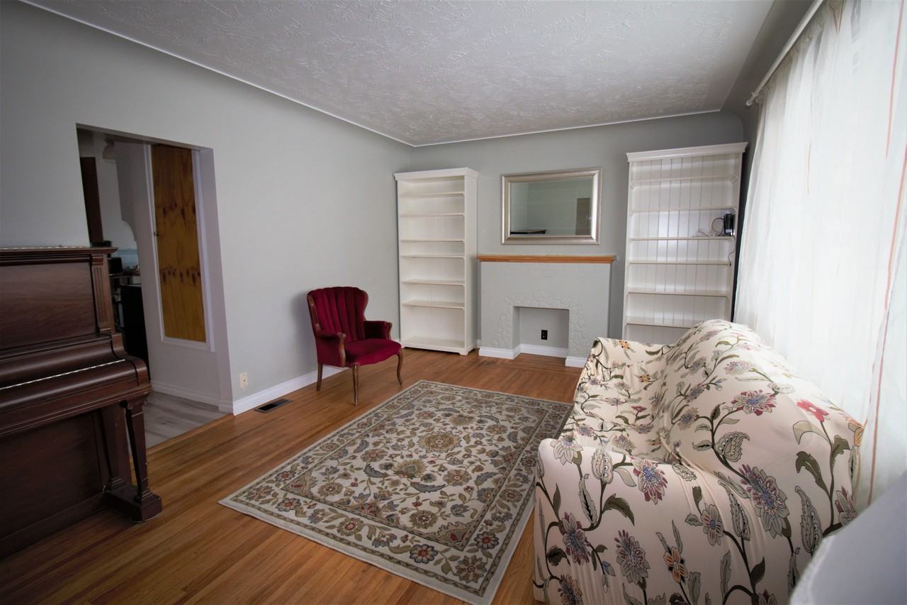 13631 108 Ave Nw - Photo 2 of 22